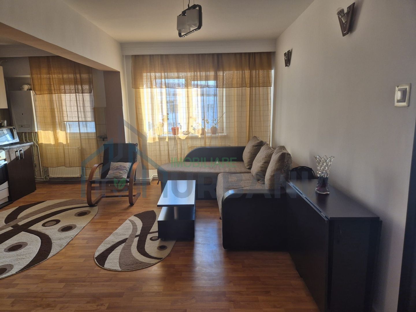 Apartament 3 camere decomandat, 72 mp, lângă Școala "George Coșbuc" Iași, etaj 4/4 cu pod - Poză 2