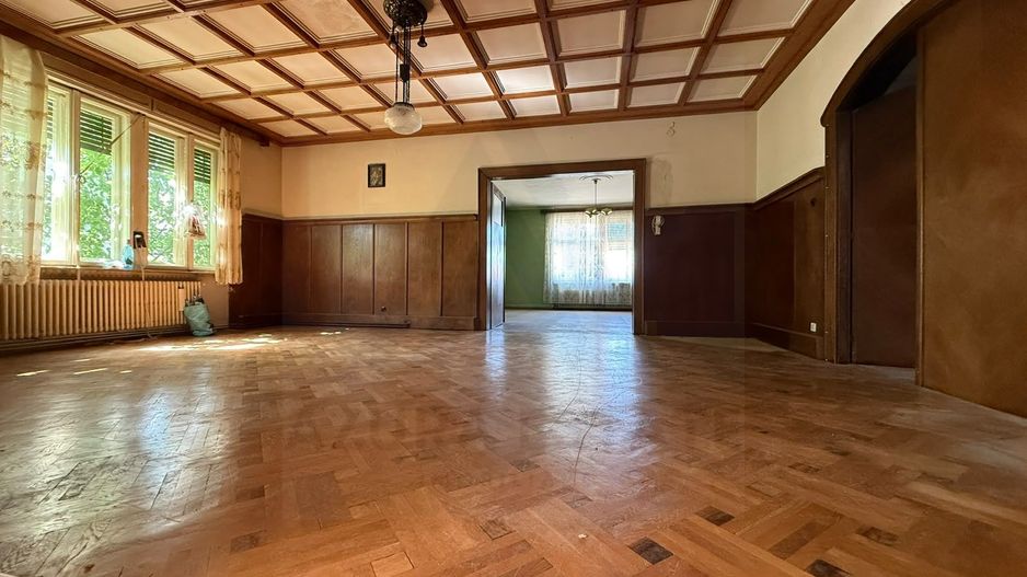 Apartament la casa 4 camere 4 bai 219.5 mp utili si garaj zona Central - Poză 11