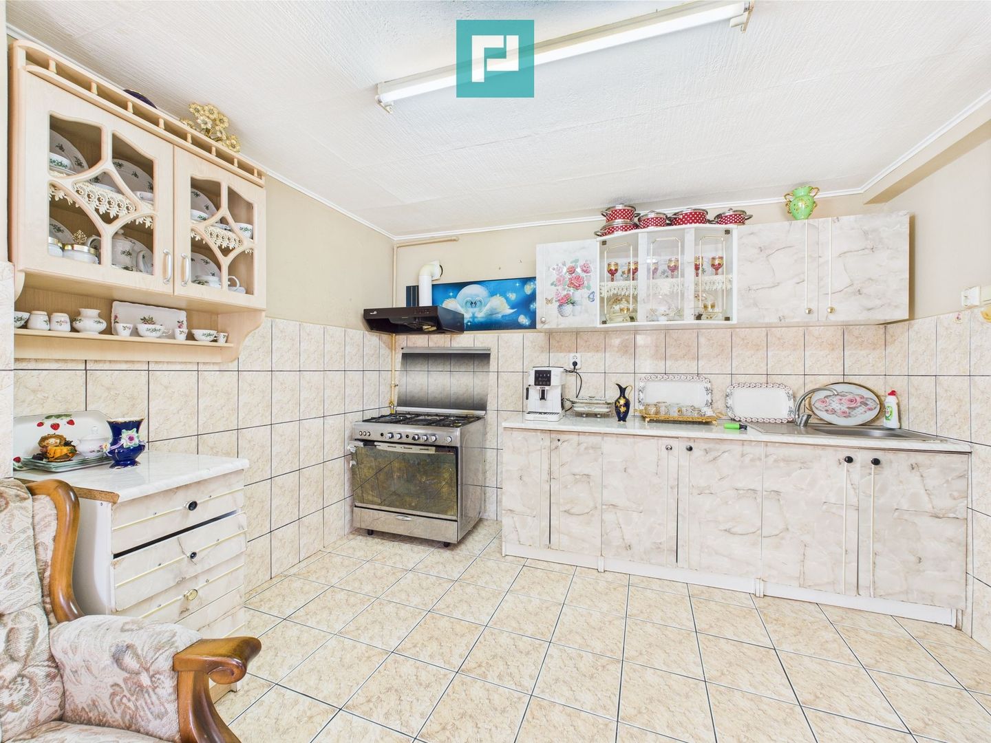 Casă cu 4 camere în Pârneava - Poză 4