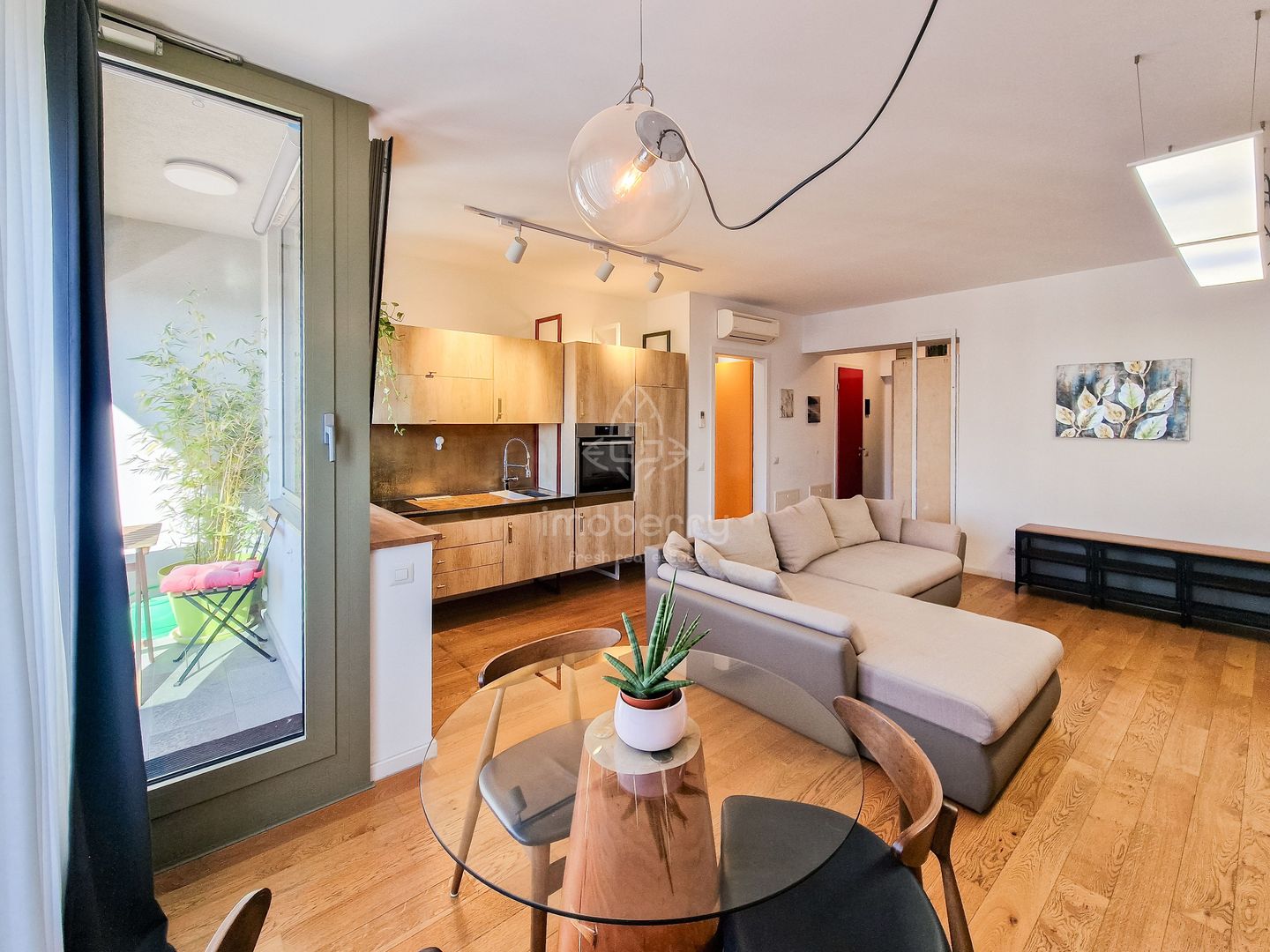 Vedere panoramica spre apus | Mobilat & utilat | 2 bai | Aviatiei Park - Poză 4