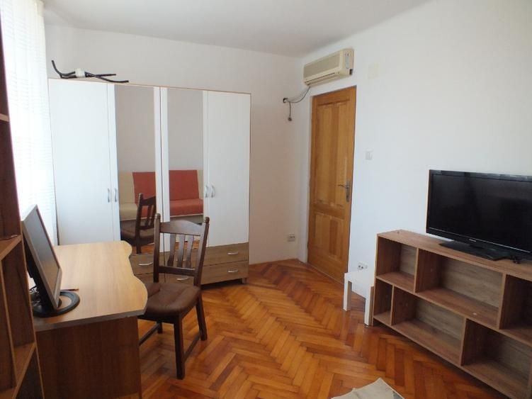 Central | 2 Camere | Decomandat | Renovat complet - Poză 3