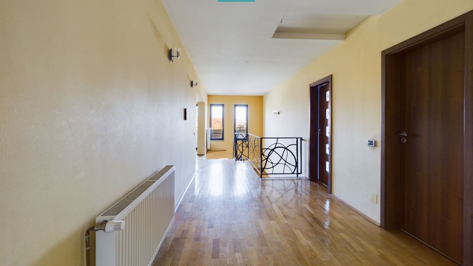 Vilă spațioasă cu 8 camere, Grădiște - Poză 20