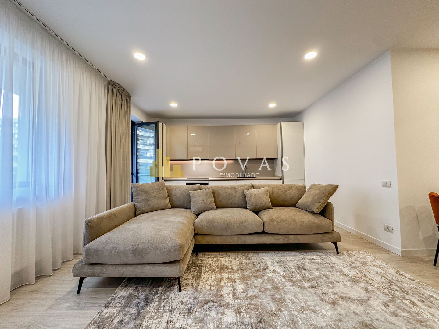Inchiriere Apartament 3 Camere Residence5 Pipera Rond OMV - Poză 12