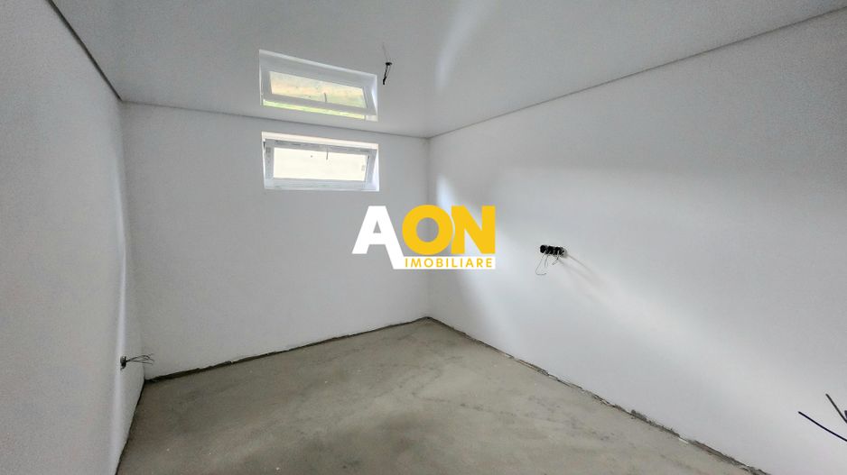 De vanzare apartament 3 camere, la vila, 130mp teren, Lac Chereteu - Poză 3