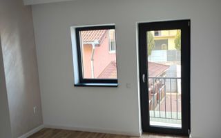 Apartament 3 camere,la vila,Selimbar - Poză 6