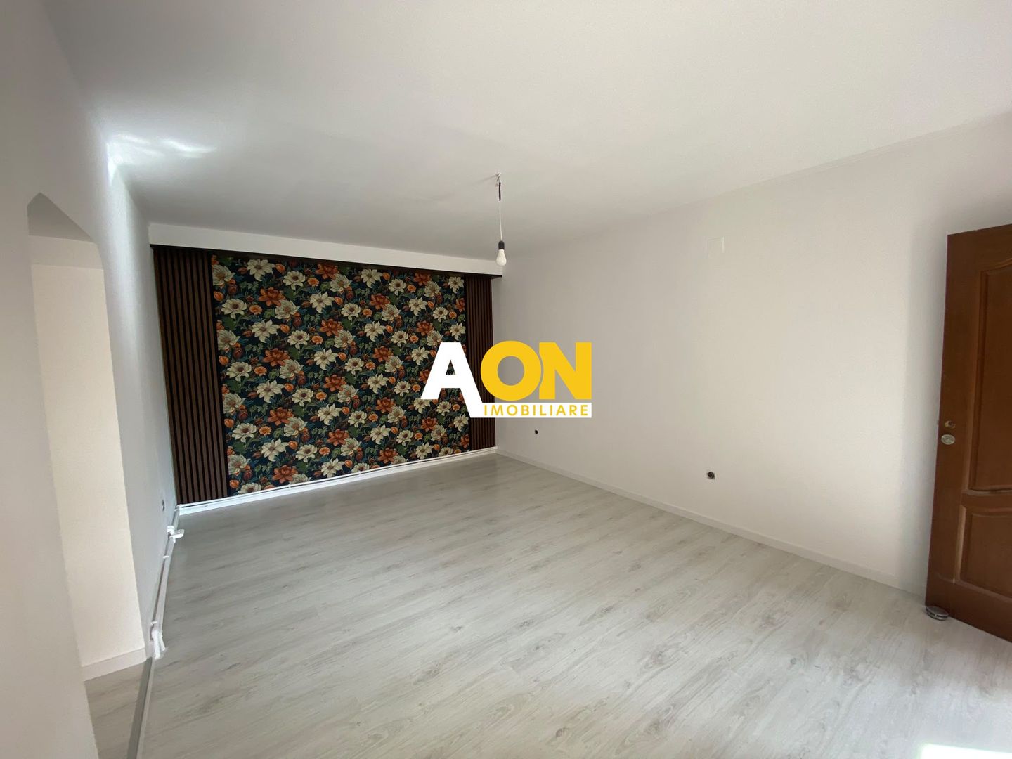 Casa Individuală 7 Camere, 2 Băi,  250 mp Utili - Poză 7