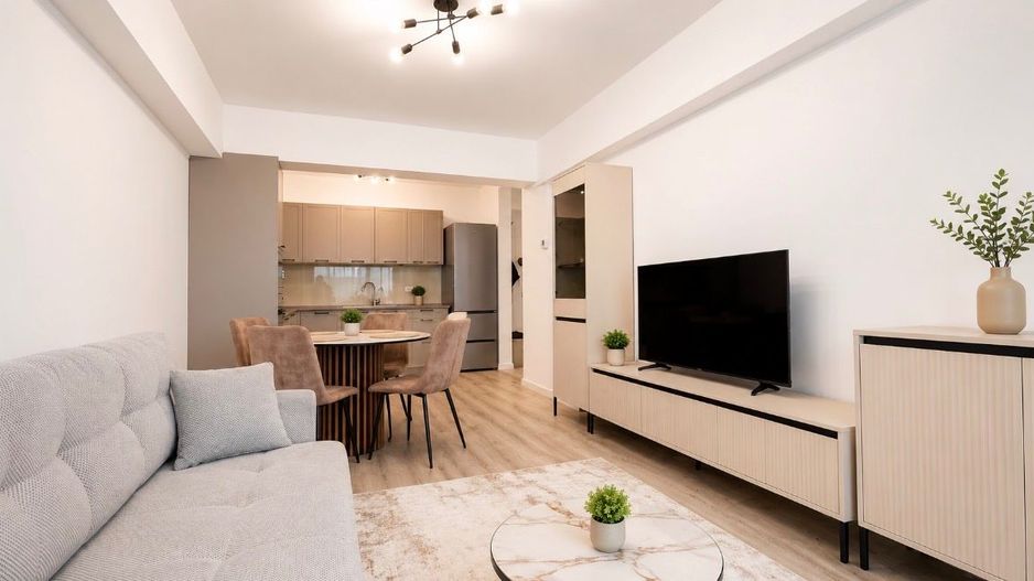 APARTAMENT 3 CAMERE PRIMA URBANA LOC DE PARCARE - Poză 1