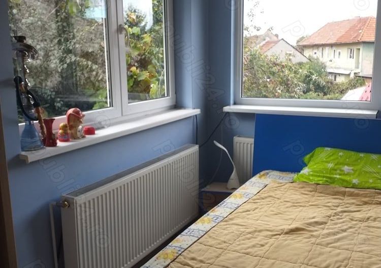 Casa cu etaj 5 camere,2 bai toate dependințele,de vânzare în  Brașov zonă ultracentrala singur curte - Poză 3