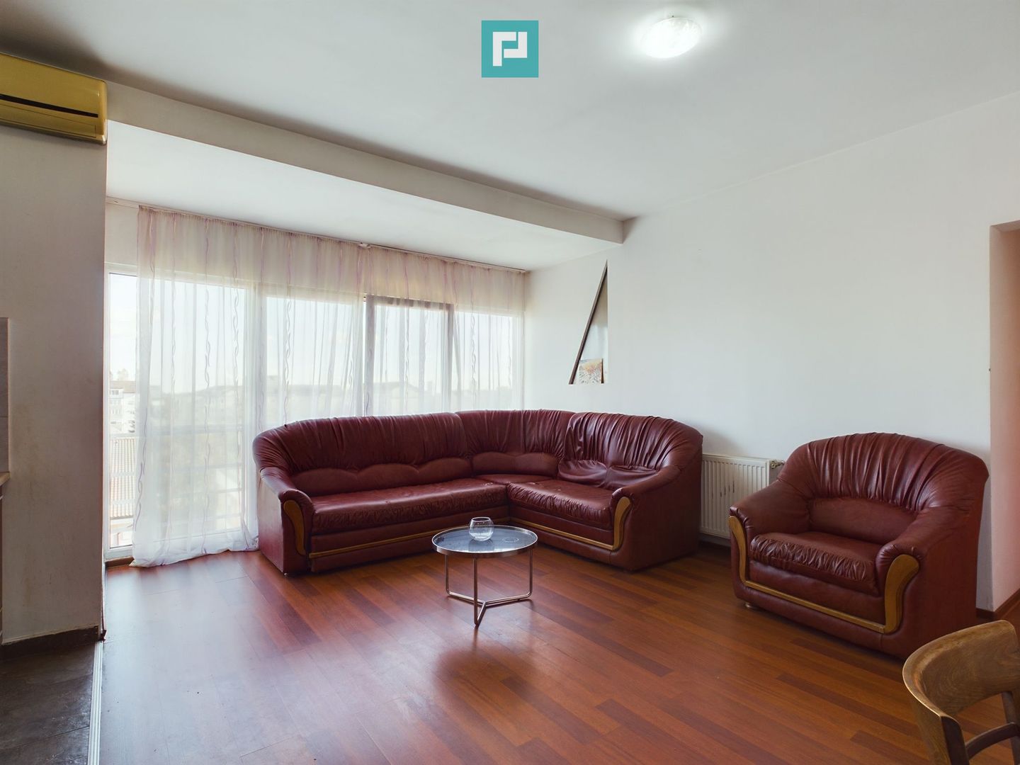 Apartament trei camere Aradului - Poză 1