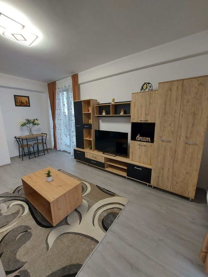 Închiriez garsonieră spațioasă,Vitan, metrou aproape, centrală proprie - Poză 5