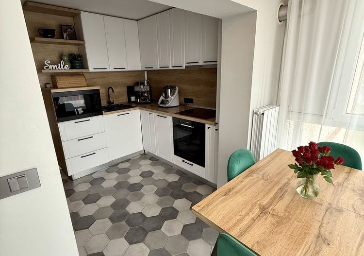 Apartament 3 camere | Complet renovat și mobilat | Zona Soarelui - Poză 2