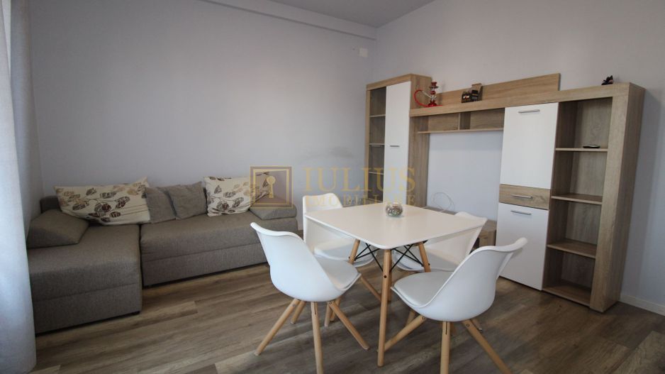 Casa cu 3 camere, locuri de  parcare, curte - Poză 3