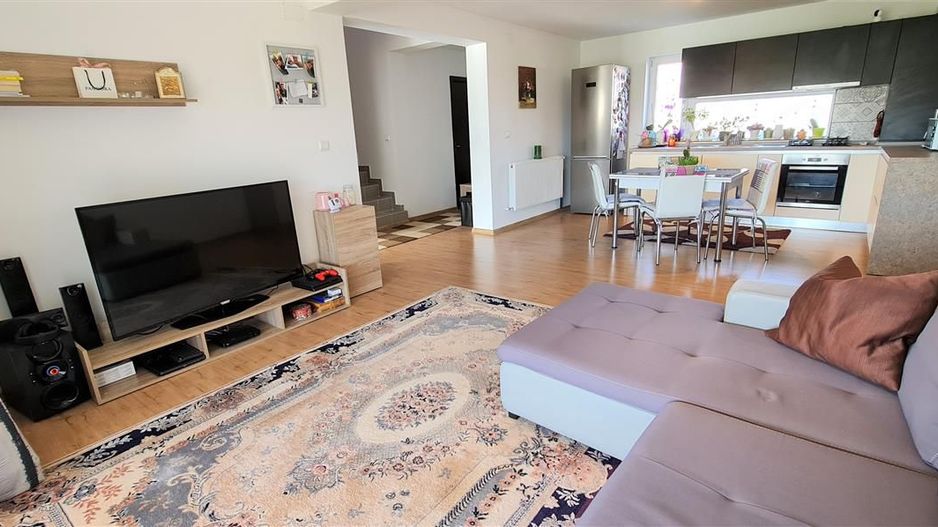 Casa 3 camere complex rezidential intrare Tarlungeni Brasov - Poză 1