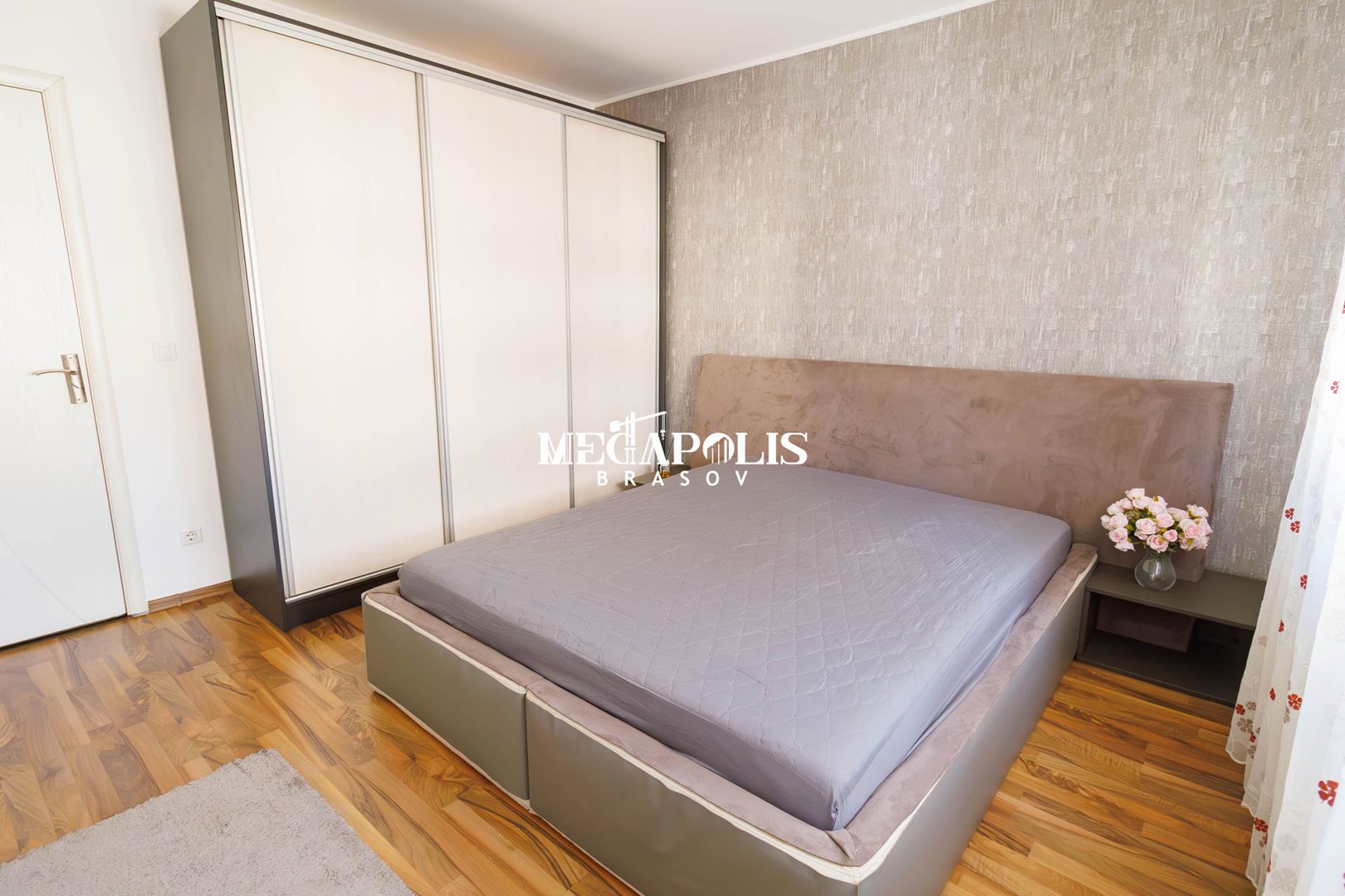 Apartament 2 Camere Decomandat / Etaj Intermediar Sanpetru - Poză 2