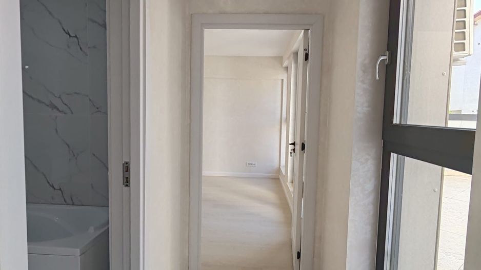 Apartament 2 camere cu terasa incalzita-84mp-145000euro- Pacurari - Poză 4