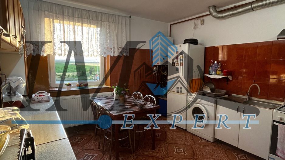 Apartament cu 3 camere de vânzare la etajul 2 in Sebeș - Poză 4
