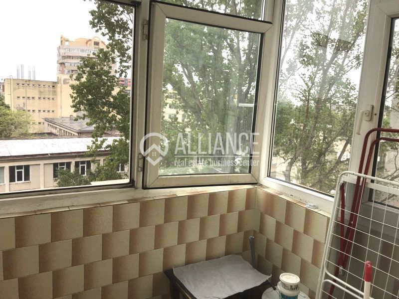 GARA-ABATOR- Apartament de 3 camere foarte spatios si luminos! - Poză 10