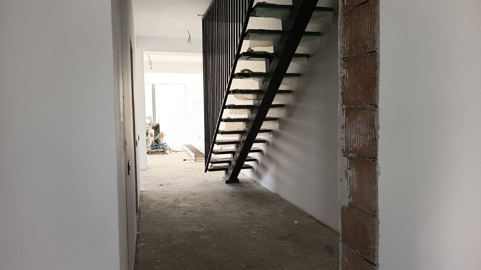 Vila impozanta, aspect deosebit, configuratie tip duplex, view, Brasov - Poză 4
