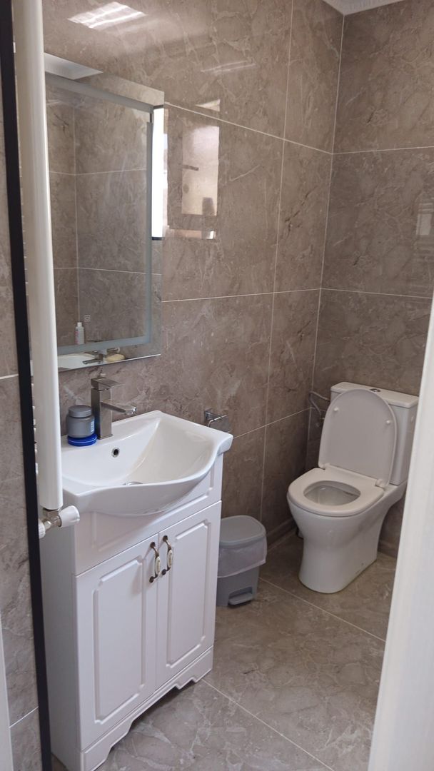 Casă / Vilă cu 4 camere de vânzare în Berceni - Poză 17