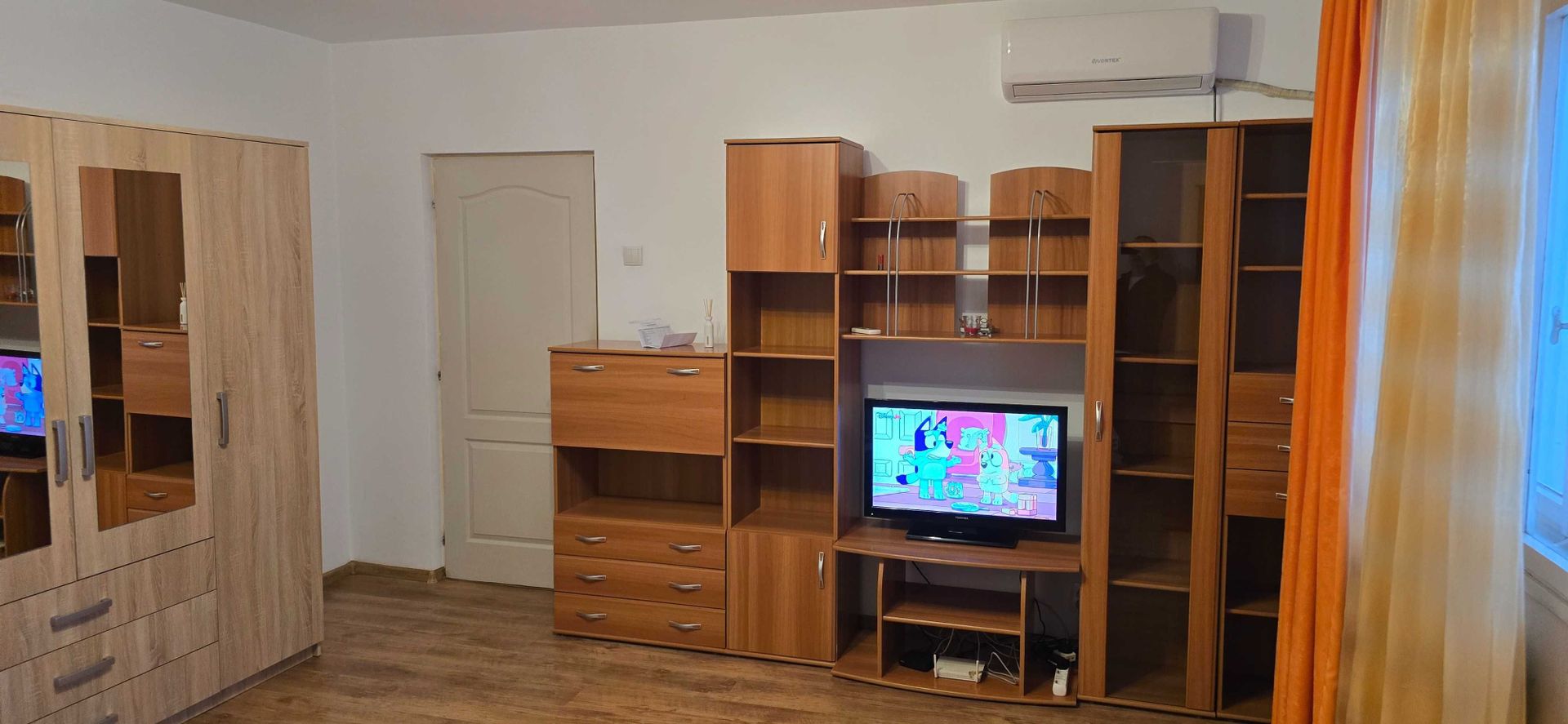 Închiriere Garsonieră Titan, 1 min metrou, 38 mp, bloc reabilitat - Poză 7