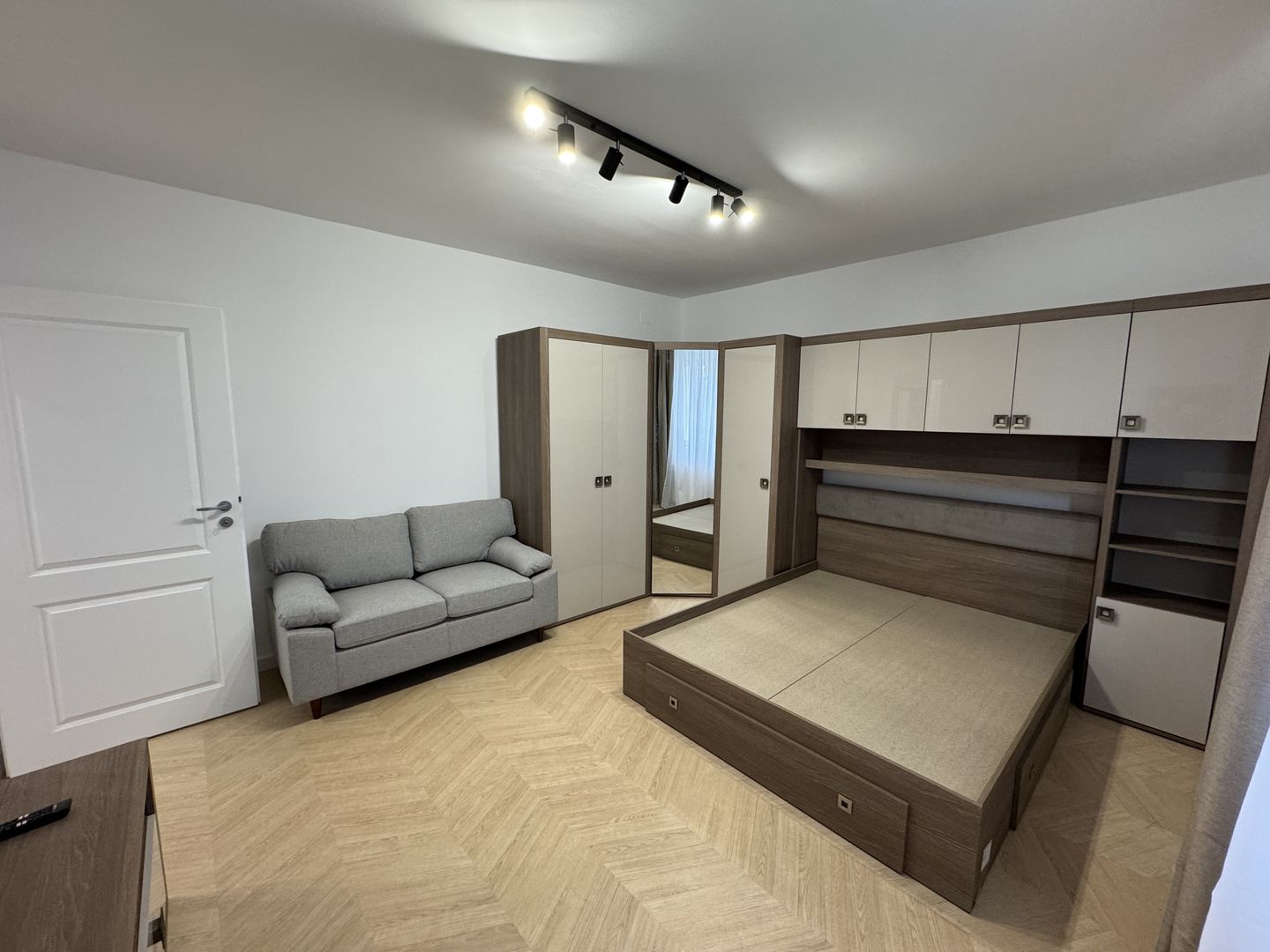 Apartament nr.4 cu 1 camera mobilat si utilat - Poză 2