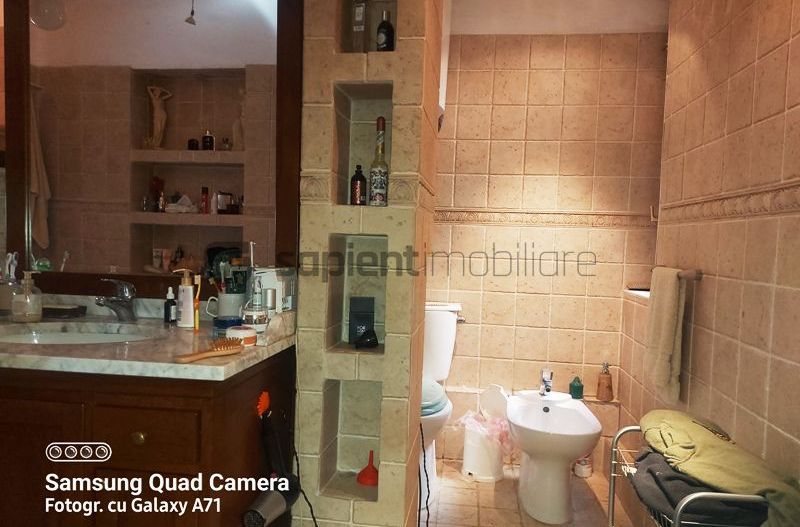 Casa cu 6 camere str.E Teodoroiu - Poză 9