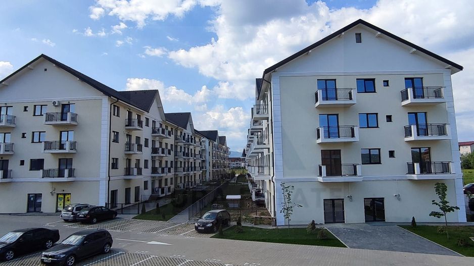 Apartament 3 camere 2 bai terasa curte si 2 locuri de parcare Selimbar - Poză 9