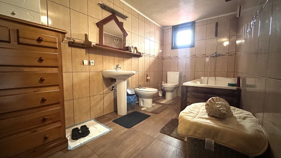 Vanzare casă la poalele Bucegilor!Potential pt. locuinta sau pensiune - Poză 14