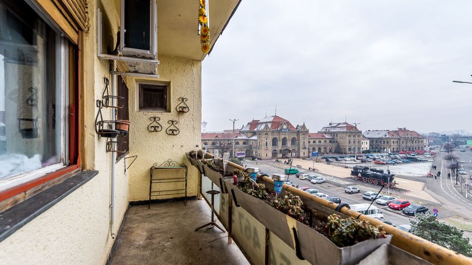 Apartament cu 4 camere decomandat, cu vedere panoramica. Zona Garii - Poză 1