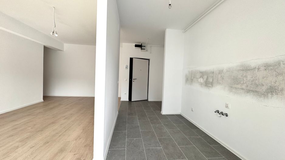 3 camere. Dormitor matrimonial cu baie en-suite. 83 mp Utili. - Poză 11
