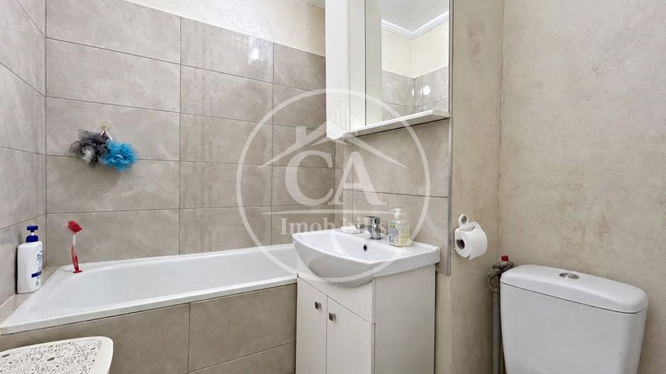 Apartament cu 3 camere de închiriat in zona Rogerius , Oradea - Poză 8