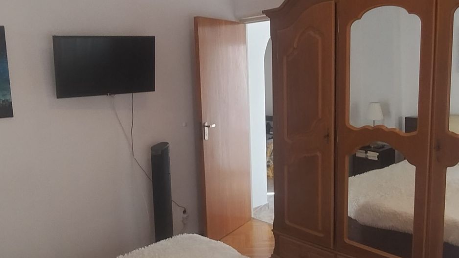 De închiriat: Apartament 3 camere decomandat - Zona Tineretului - Poză 2