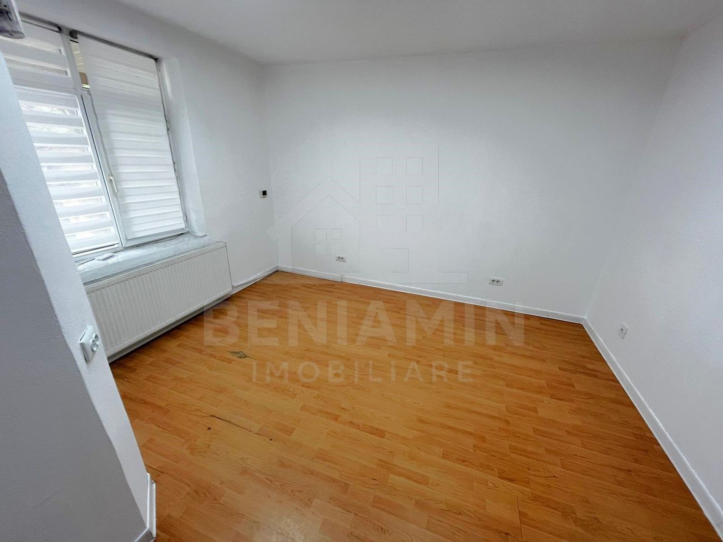 Casa 63mp- 2 Camere-Curte 65mp- Centrala Termica-AC-Zona Autogara - Poză 3