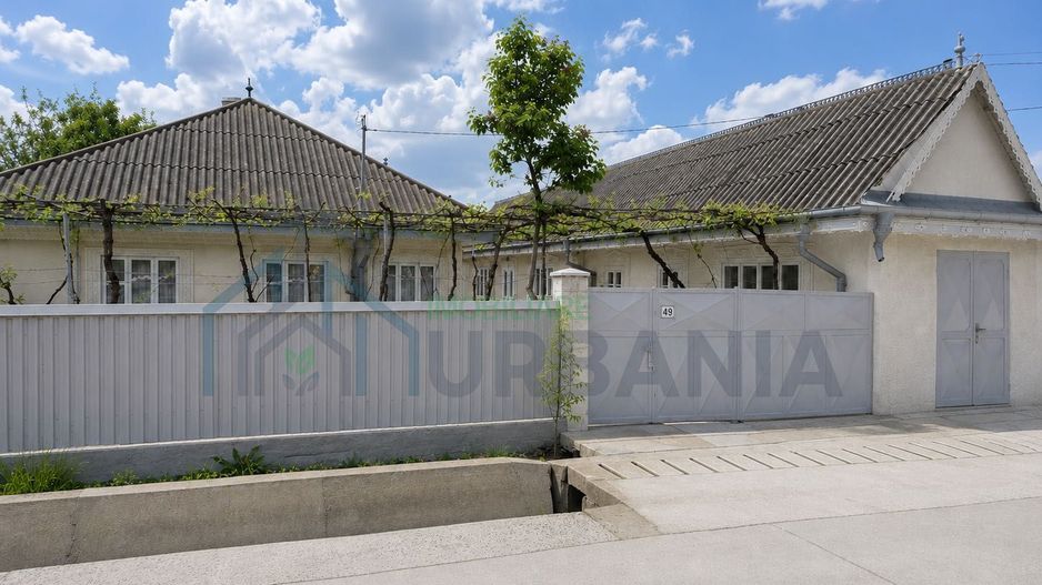 Proprietate completă de vânzare – 7 camere + gospodărie + teren 6000+ mp | Bratești - aproape de Pașcani și autostradă - Poză 1
