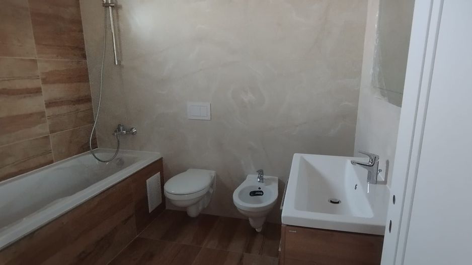 APARTAMENT 4 CAMERE 2 BAI GRADINA PACURARI REDIU - Poză 8
