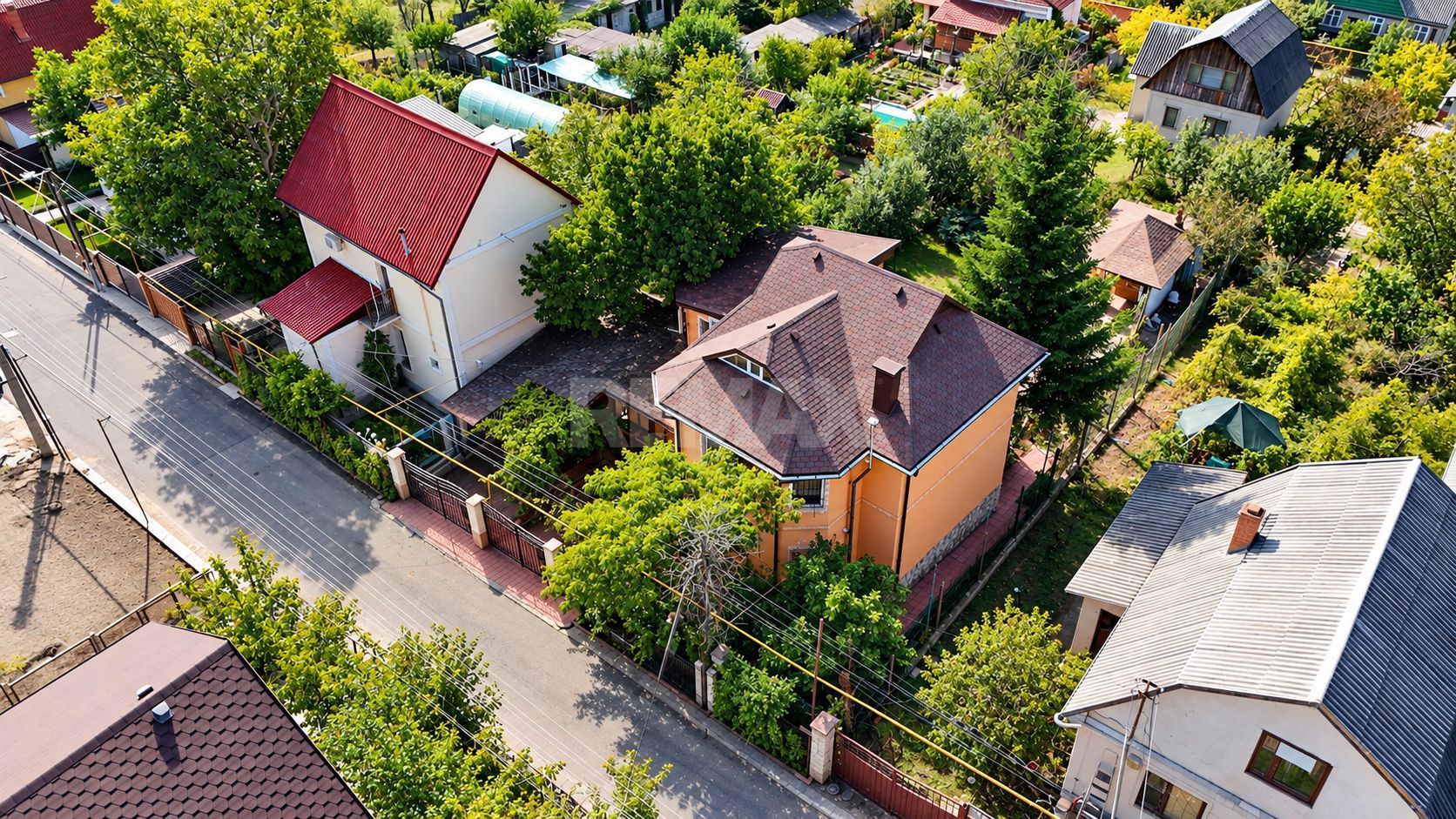 CASĂ CU PISCINĂ, SAUNĂ ȘI VEDERE PANORAMICĂ – TOHATIN - Poză 40