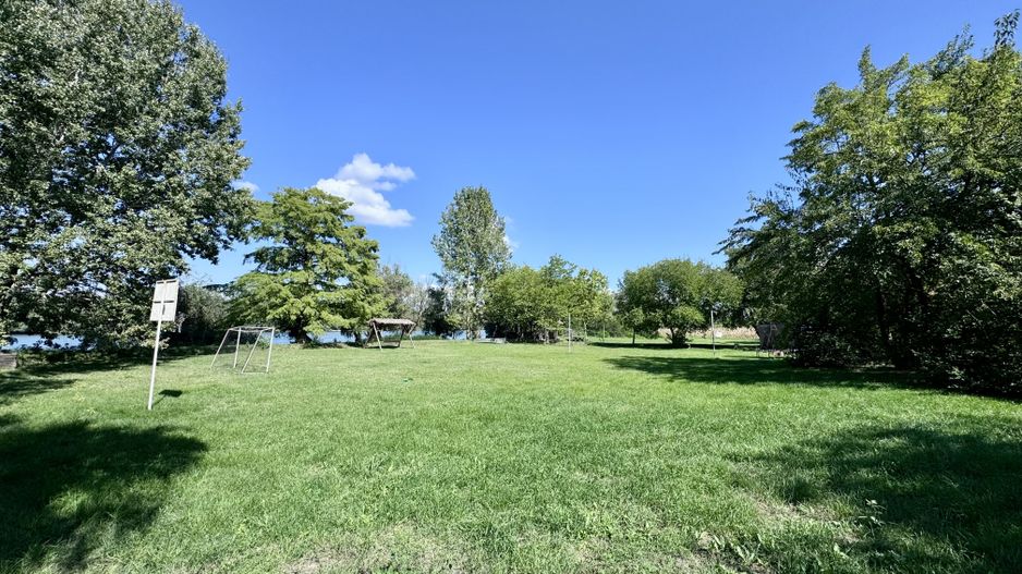 Hotel 20 camere Delta Dunarii 50 m deschidere teren 6000 mp acces auto - Poză 62