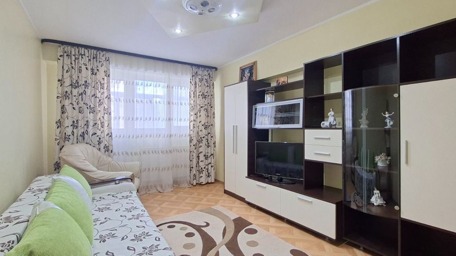 De inchiriat apartament cu 2 camere Micro 14, etaj 1, 350 euro - Poză 2