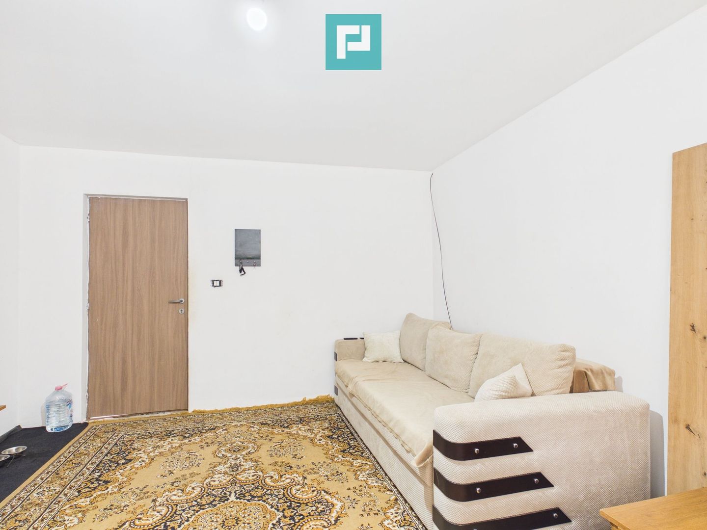 Casă cu teren de 2.134 mp în Sântana | 5 camere - Poză 4