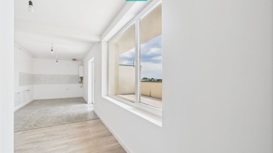Apartament 3 camere, zona Torontalului - Poză 3