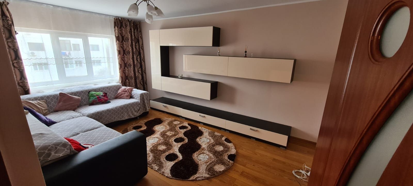 Inchiriere apartament 2 camere mobilat, Bd. Siderurgistilor - Poză 2