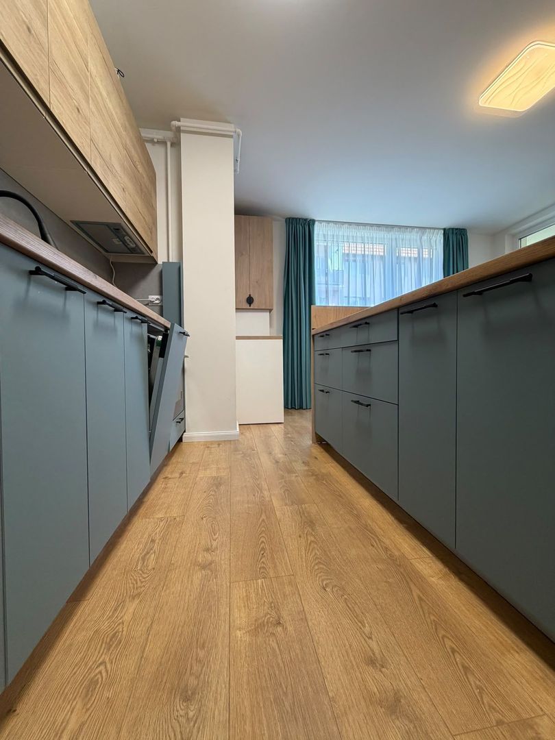 Apartament 3 camere, 2 bai, balcon, etaj intermediar, parcare - Poză 5