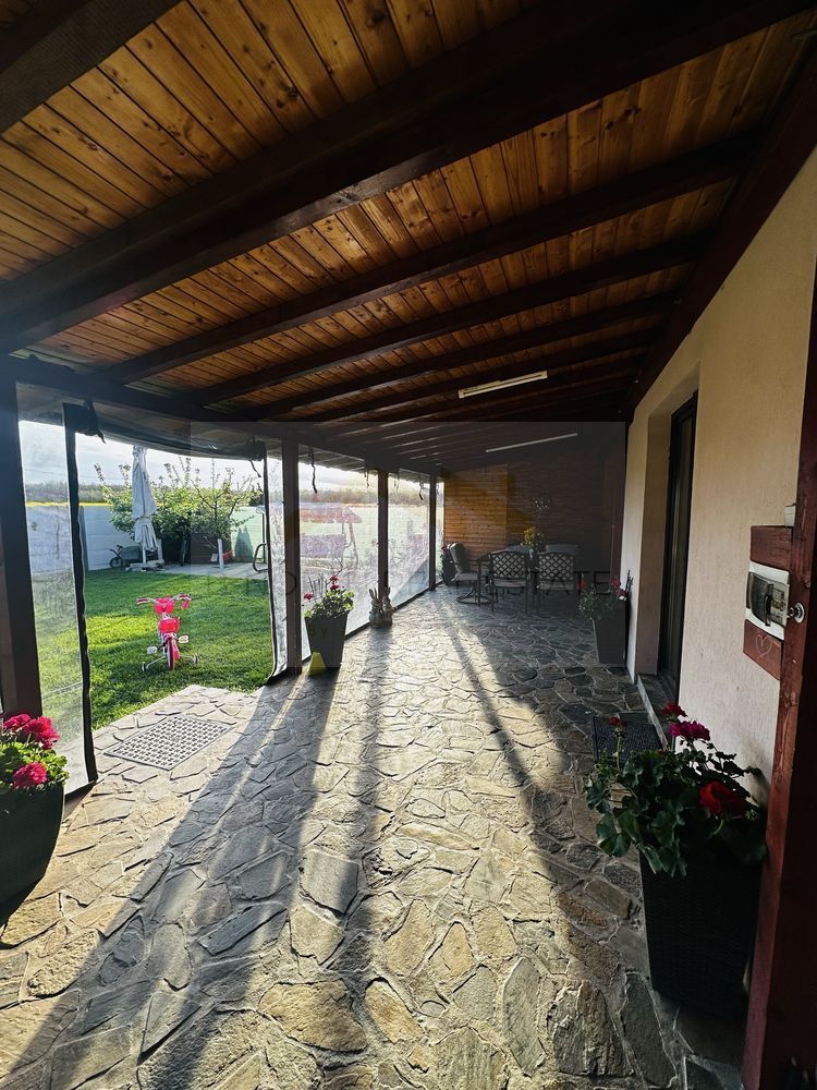 Vila mobilată complet de închiriat, aproape de pădure, 4 camere - Poză 3