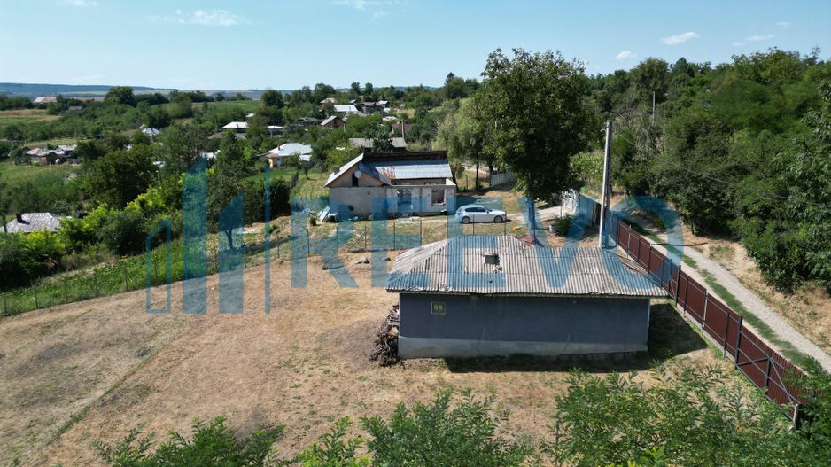 Casă și teren de vânzare în Parincea jud. Bacău. - Poză 8