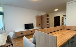 Apartament 3 camere, 2 bai, balcon, etaj intermediar, parcare - Poză 2