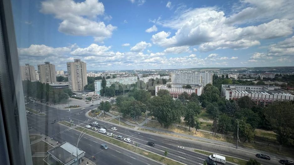 Apartament  cu 1 Cameră + Living pe Bd. Dacia, Botanica - Poză 11