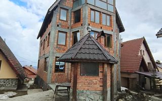 Pensiune de vânzare în Rânca – oportunitate rară lângă pârtia M1 - Poză 6