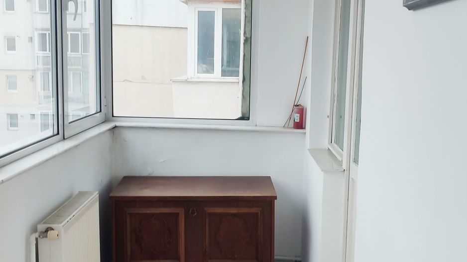 Apartament cu 3 camere decomandat mobilat-utilat - Poză 8