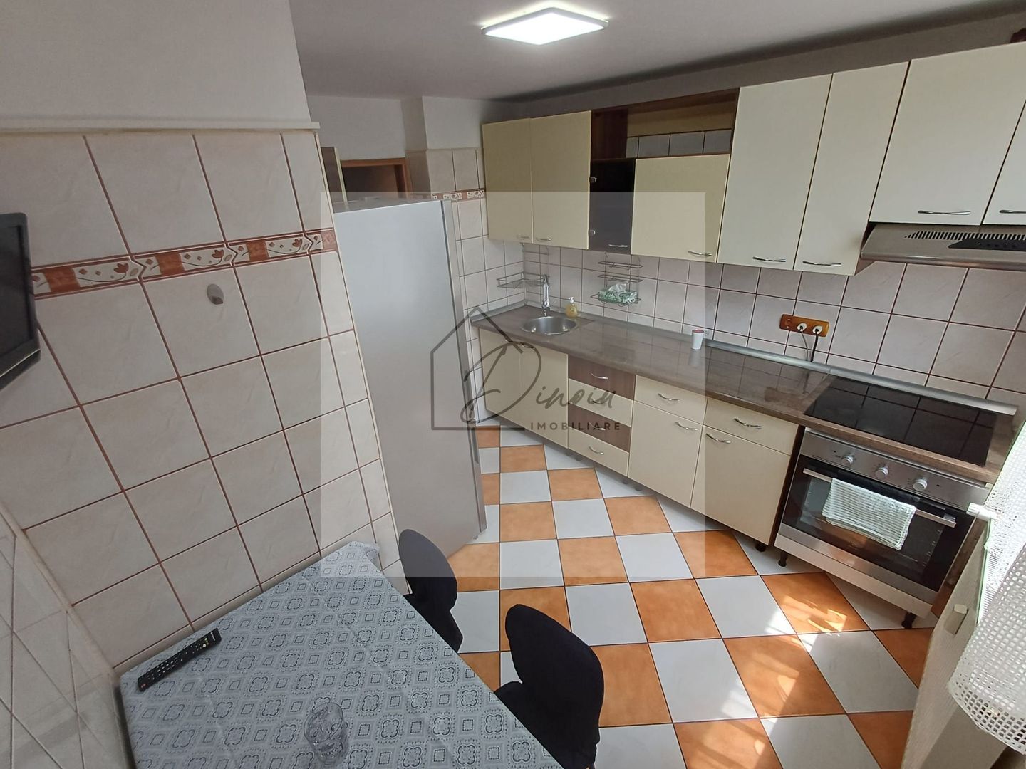 Apartament 3 camere Resita Crisului I complet mobilat + boxa + parcare - Poză 9