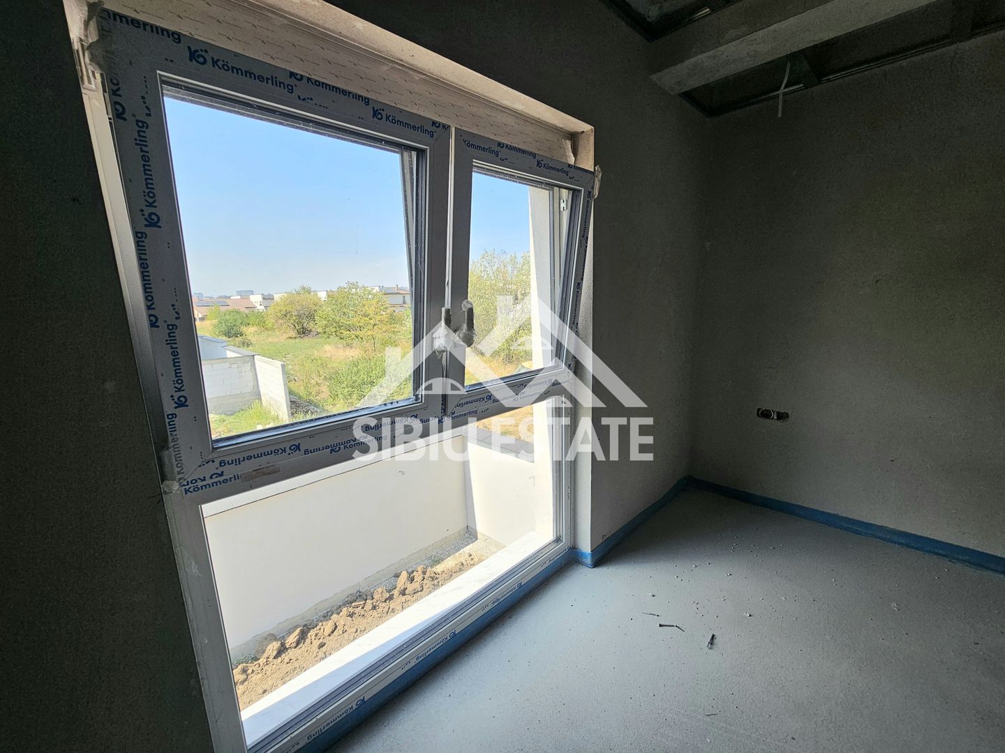 Casa noua 4 camere Selimbar central - Poză 26